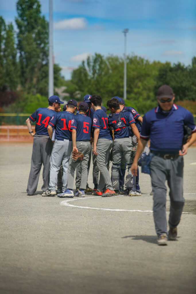 réunion d'équipe 15U Lynx baseball Angoulême lors des finales de championnat